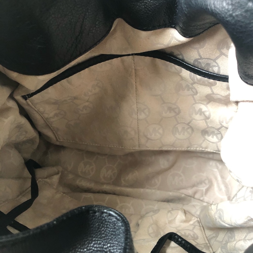 Michael Kors Hamilton Large Black Leather Satchel with Gold-Tone Chain Detail - Picture 6 of 9